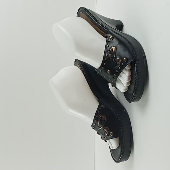 naturalizer slip resistant shoes